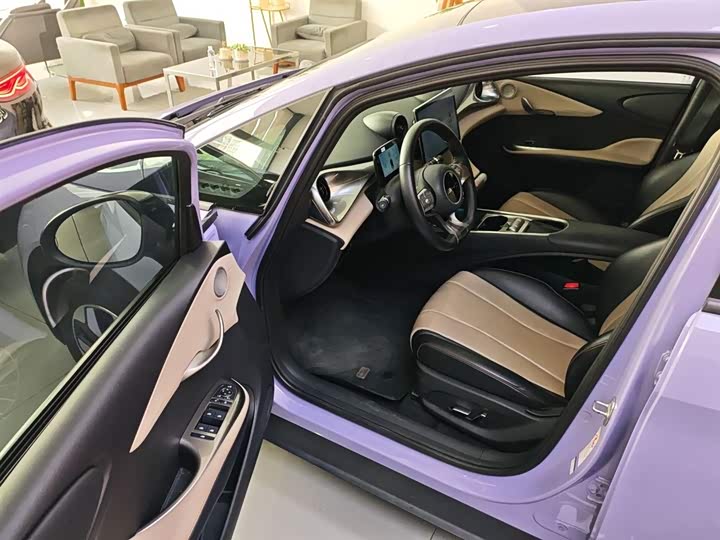 Фото 16 - BYD Dolphin