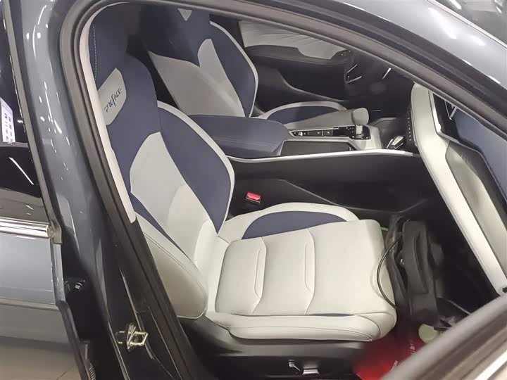 Фото 25 - Geely Preface