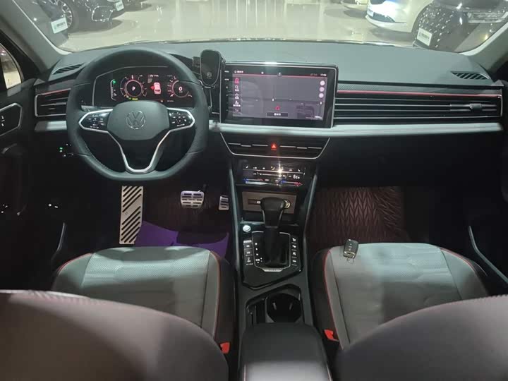 Фото 10 - Volkswagen Tiguan L Hybrid