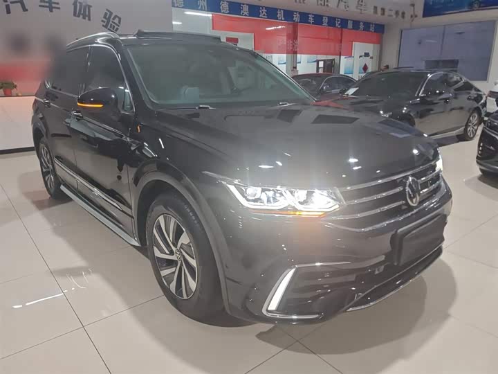 Фото 4 - Volkswagen Tiguan L Hybrid