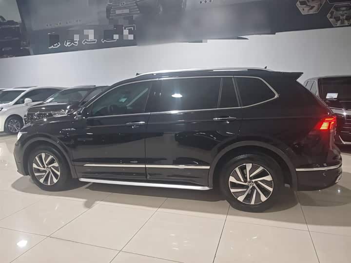 Фото 5 - Volkswagen Tiguan L Hybrid