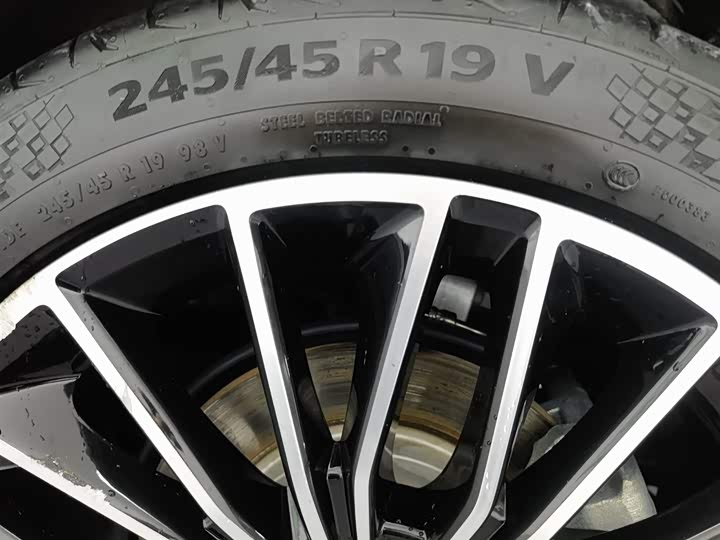 Фото 24 - BYD Han