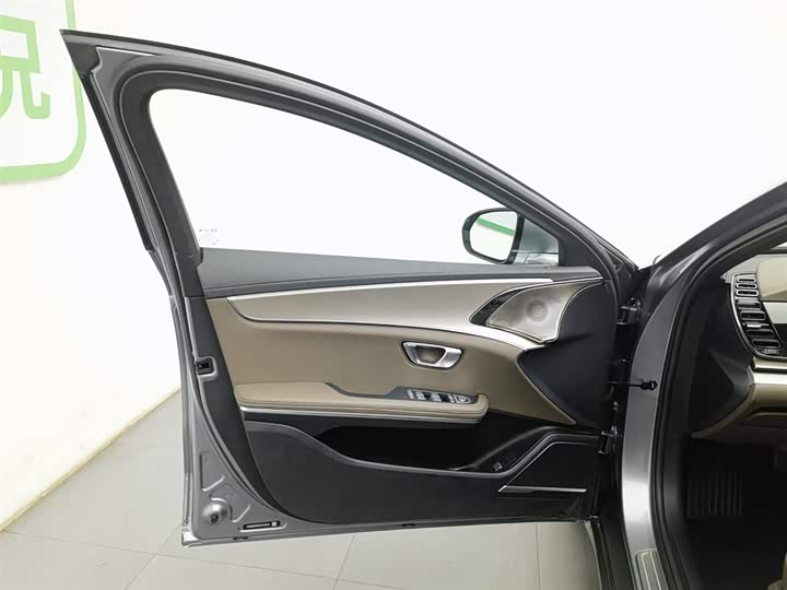 Фото 8 - BYD Han