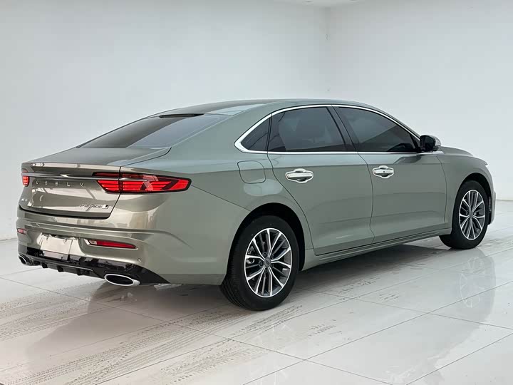 Фото 6 - Geely Preface