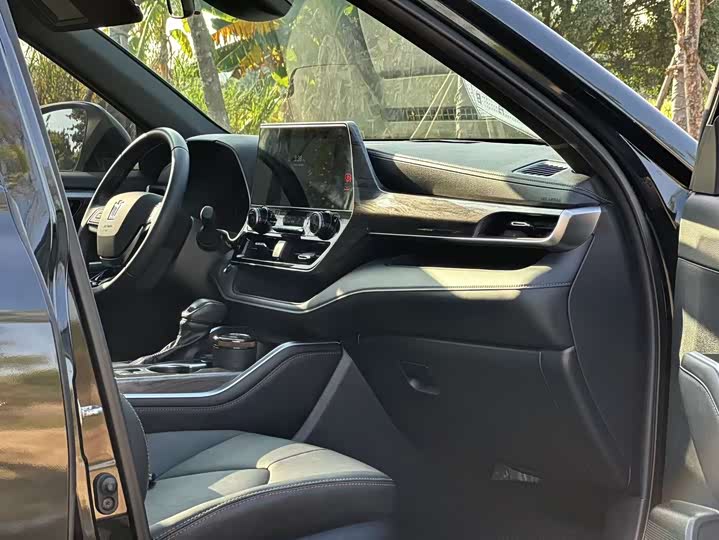 Фото 10 - Toyota Crown Kluger