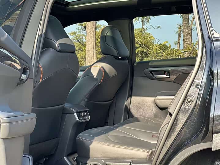 Фото 11 - Toyota Crown Kluger