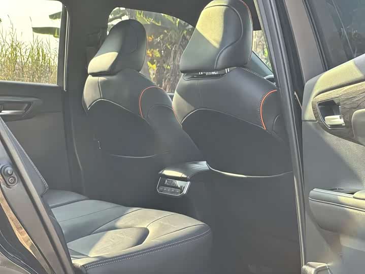 Фото 13 - Toyota Crown Kluger