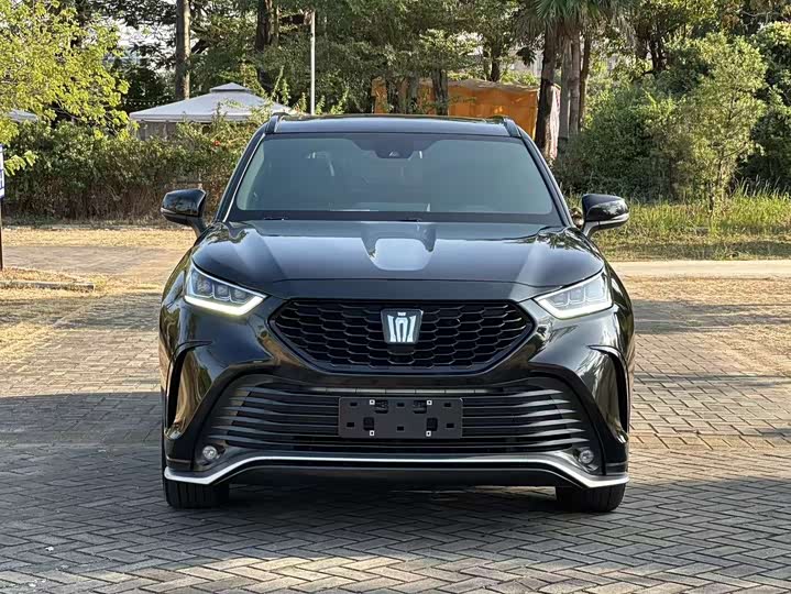 Фото 2 - Toyota Crown Kluger