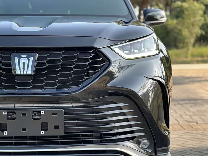 Фото 22 - Toyota Crown Kluger