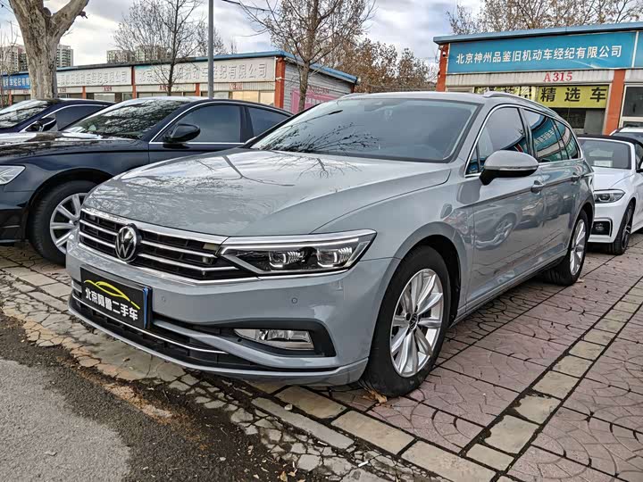 Фото 1 - Volkswagen Passat Variant