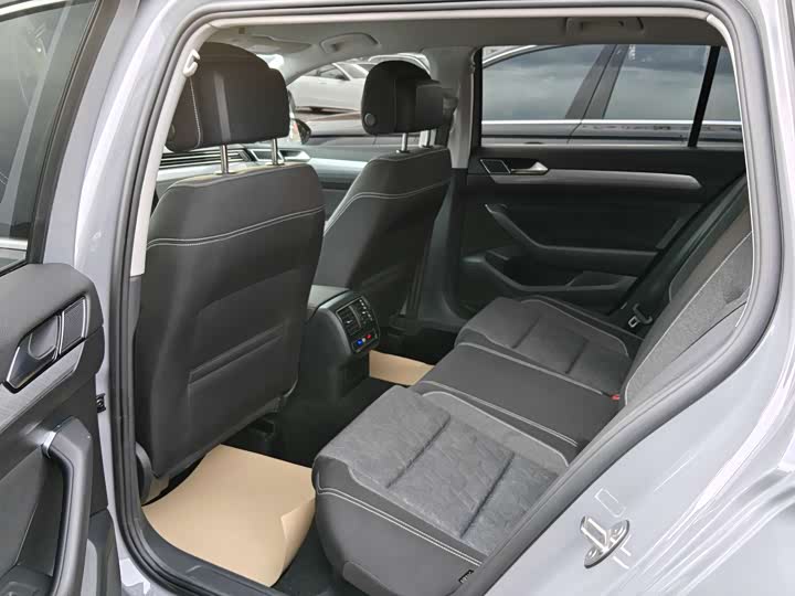 Фото 5 - Volkswagen Passat Variant