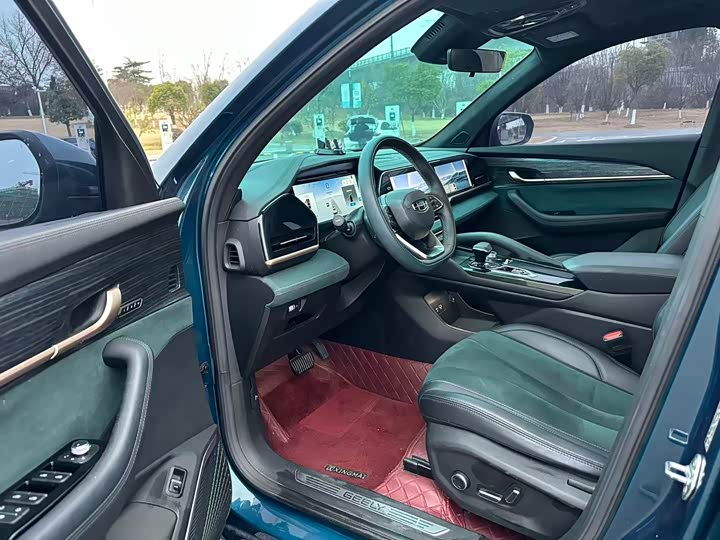 Фото 10 - Geely Monjaro