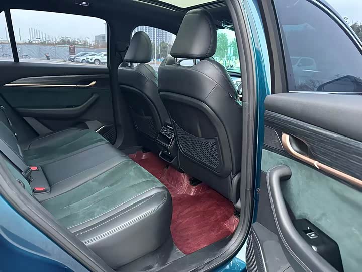 Фото 12 - Geely Monjaro