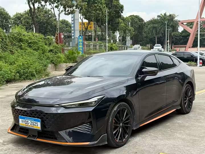 Фото 1 - Changan UNI-V