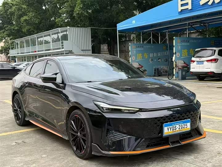 Фото 3 - Changan UNI-V