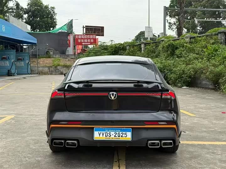 Фото 8 - Changan UNI-V