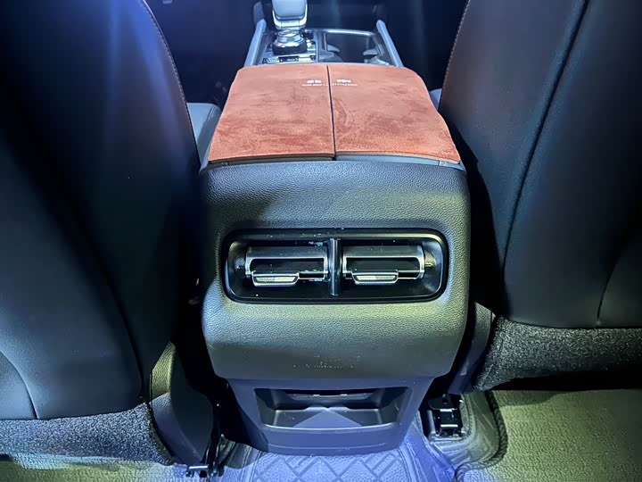 Фото 10 - BAIC Beijing BJ40 Hybrid