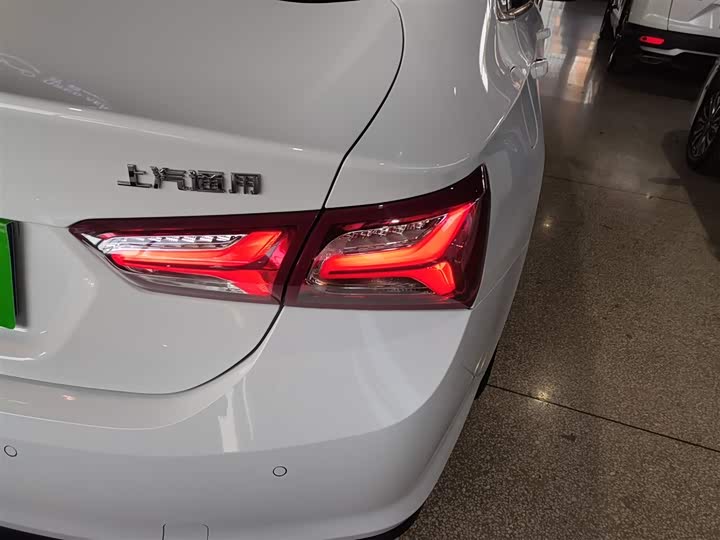 Фото 8 - Chevrolet Malibu XL