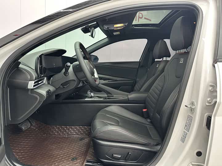 Фото 4 - Hyundai Elantra N line