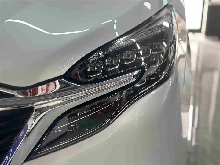 Фото 3 - Buick GL8 ES