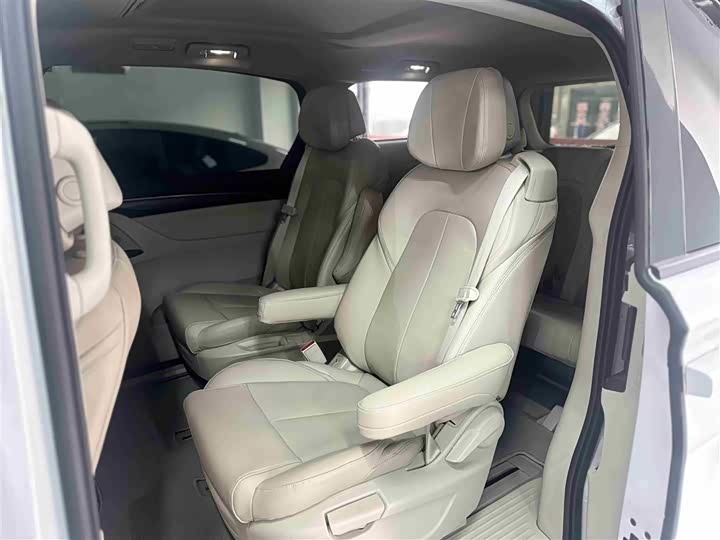 Фото 5 - Buick GL8 ES