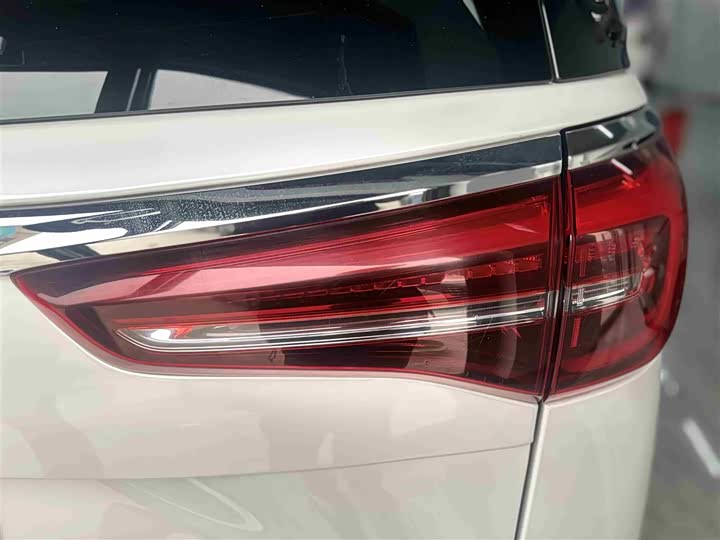 Фото 8 - Buick GL8 ES