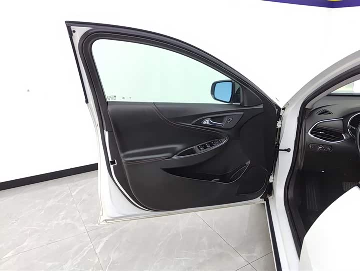 Фото 7 - Chevrolet Malibu XL