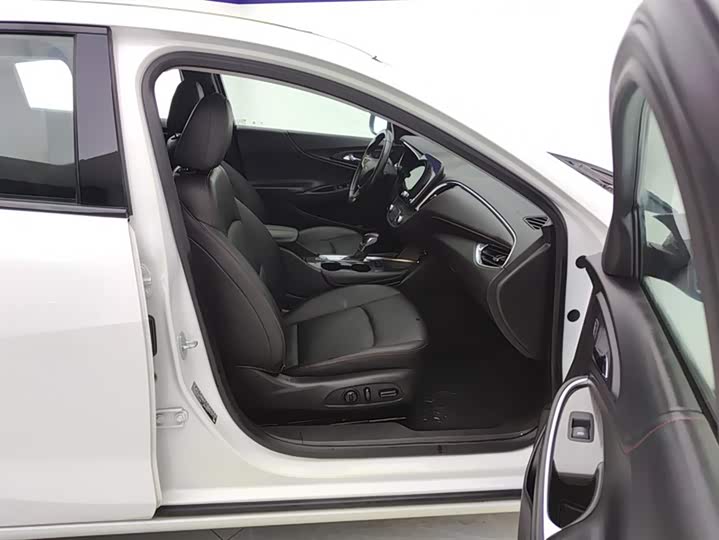 Фото 8 - Chevrolet Malibu XL