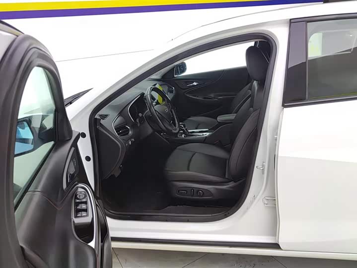 Фото 9 - Chevrolet Malibu XL