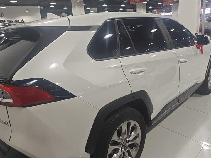 Фото 3 - Toyota Wildlander