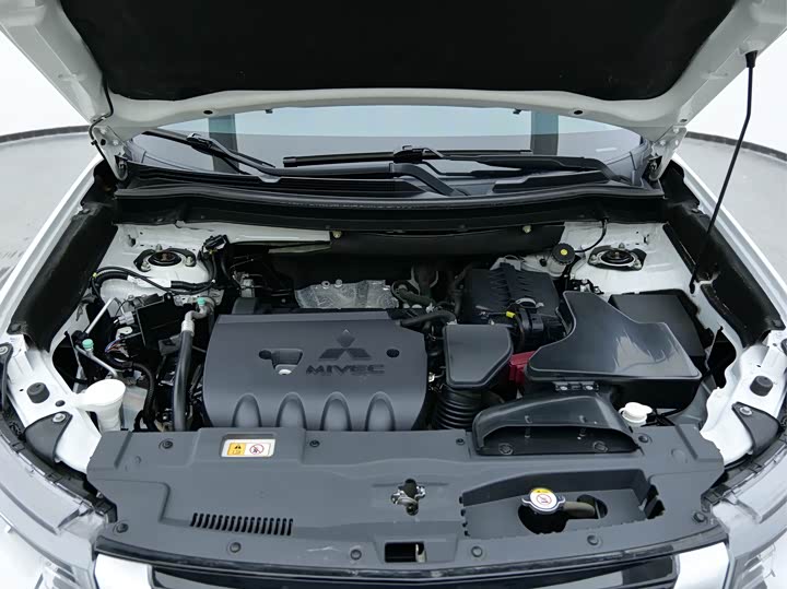 Фото 16 - Mitsubishi Outlander