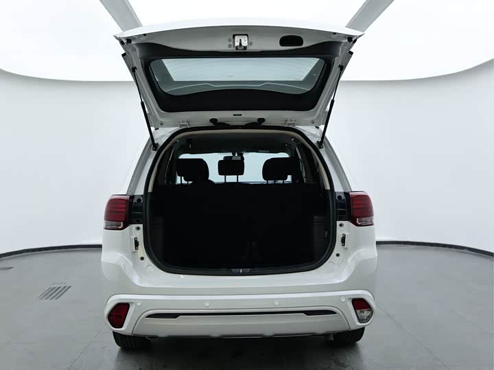 Фото 18 - Mitsubishi Outlander