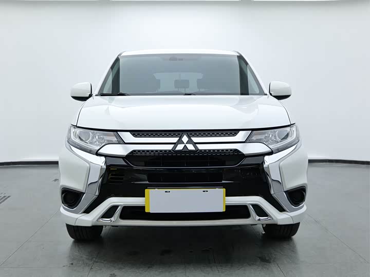 Фото 2 - Mitsubishi Outlander