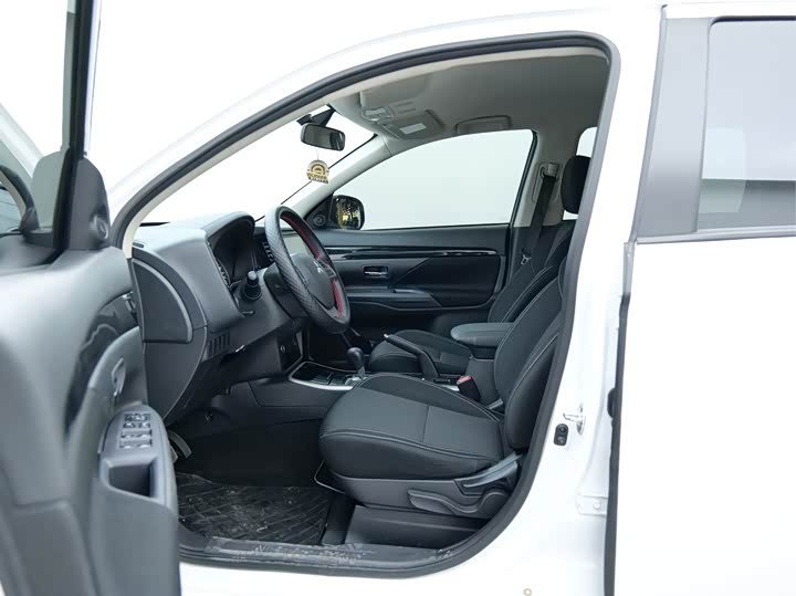 Фото 7 - Mitsubishi Outlander