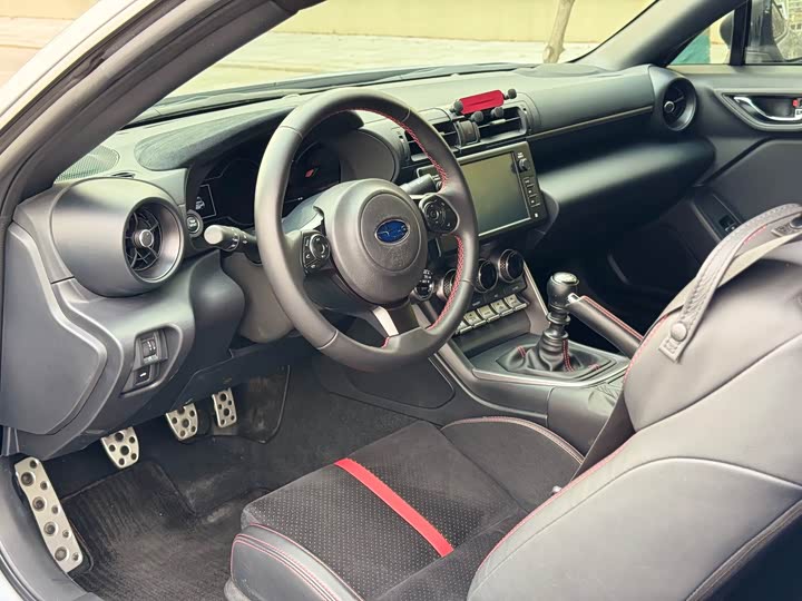 Фото 6 - Subaru BRZ