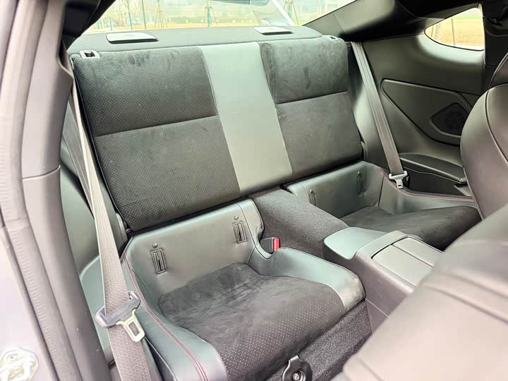 Фото 8 - Subaru BRZ