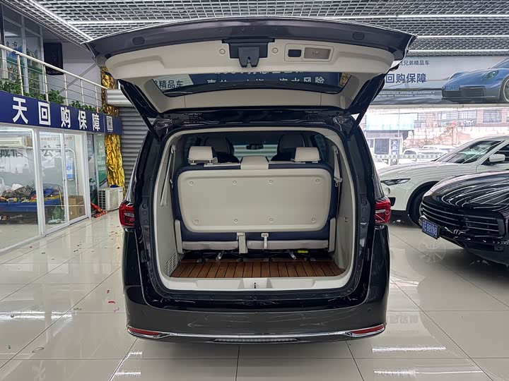 Фото 10 - Buick GL8 ES