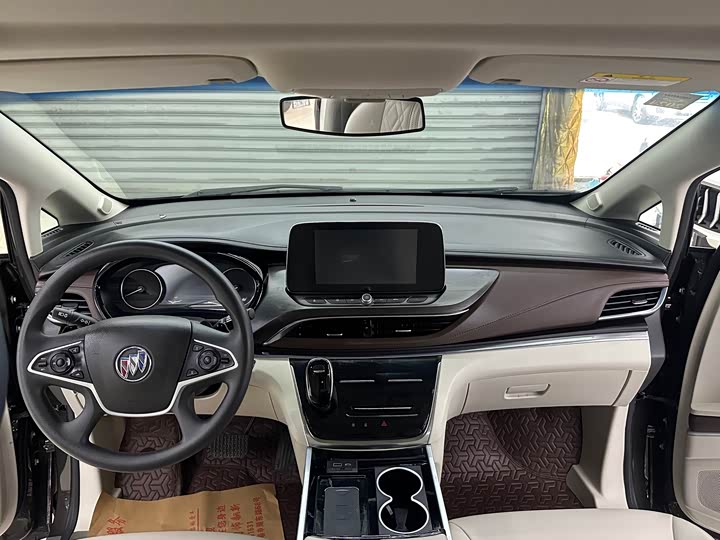 Фото 18 - Buick GL8 ES