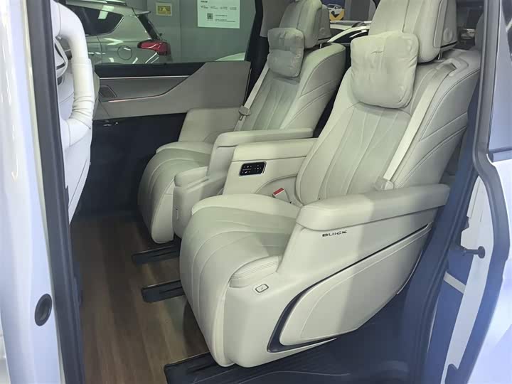 Фото 17 - Buick GL8 Hybrid