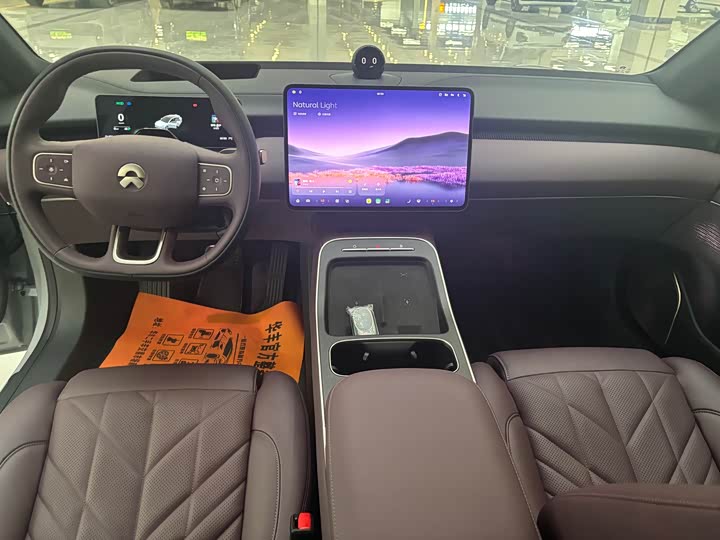 Фото 12 - Nio ET5T