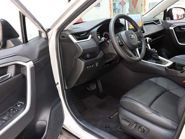 Фото 10 - Toyota Wildlander