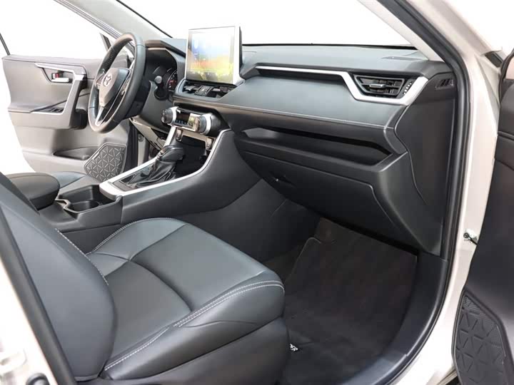 Фото 9 - Toyota Wildlander