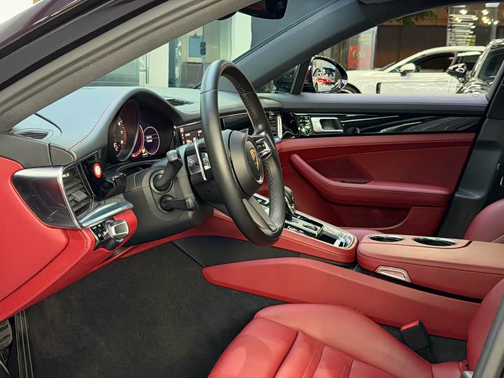 Фото 18 - Porsche Panamera