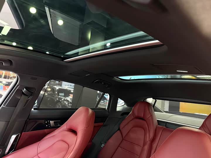 Фото 25 - Porsche Panamera