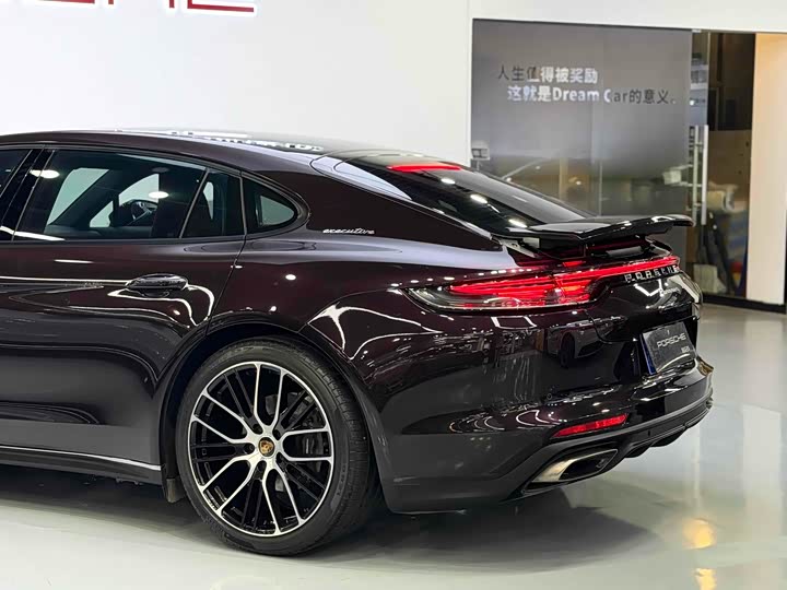 Фото 28 - Porsche Panamera