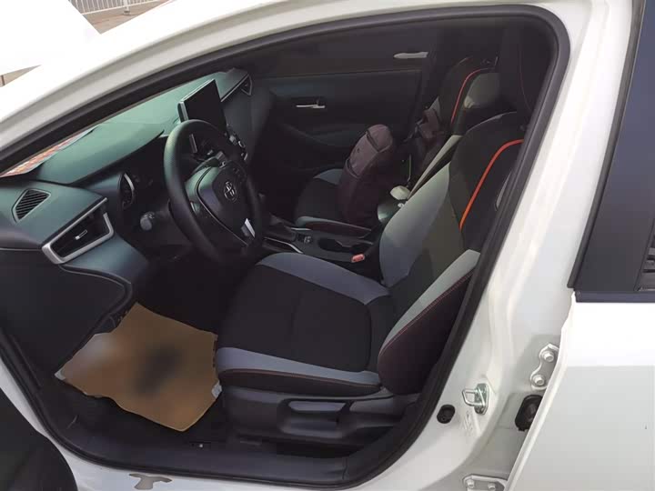 Фото 15 - Toyota Corolla