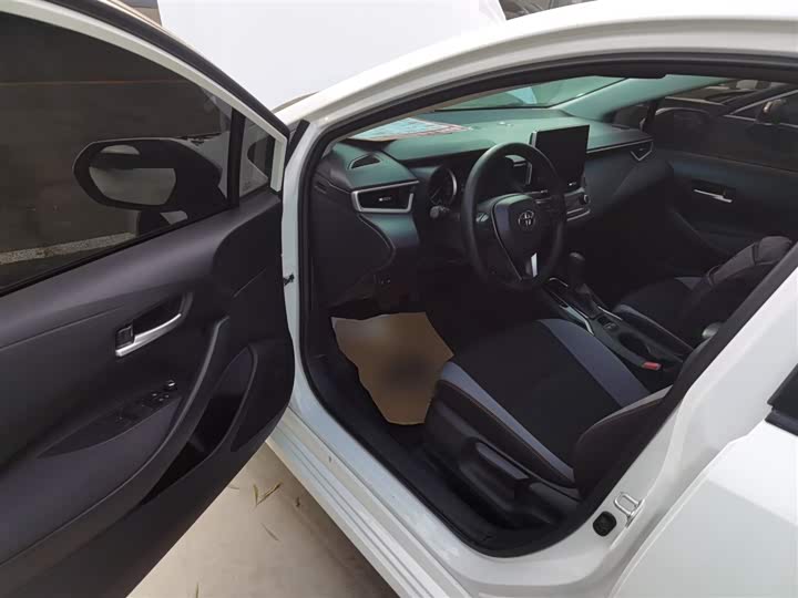 Фото 16 - Toyota Corolla