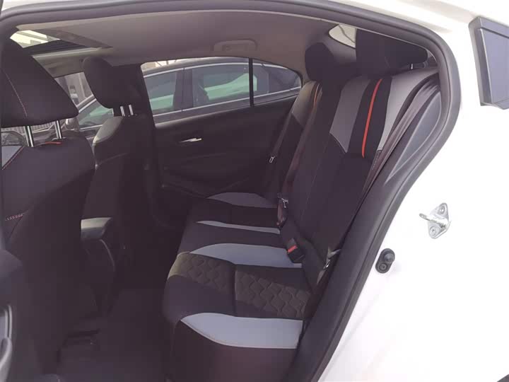 Фото 17 - Toyota Corolla