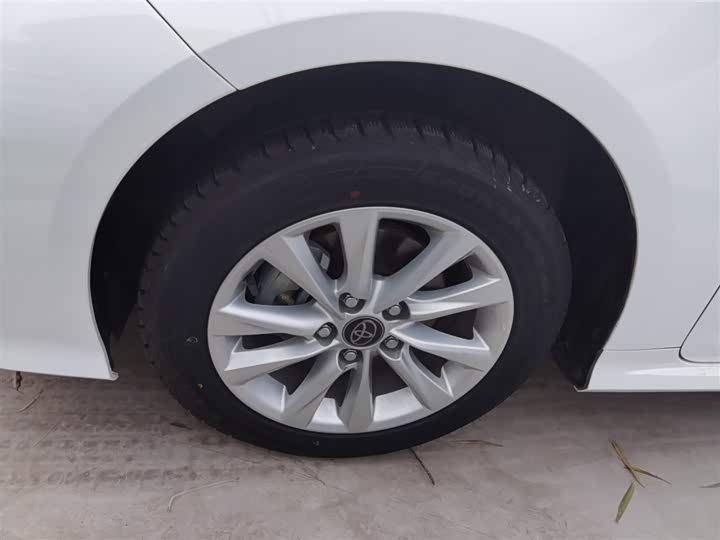 Фото 23 - Toyota Corolla