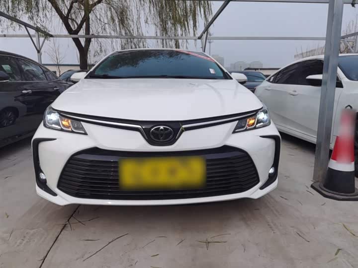 Фото 3 - Toyota Corolla